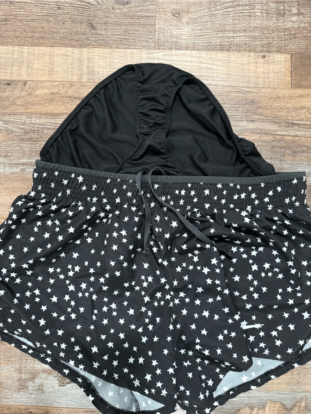 Nike Dri-FIT Tempo Star Print Running Shorts
Size Medium - Picture 3 of 5